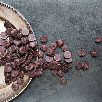 Milk chocolate couverture buttons