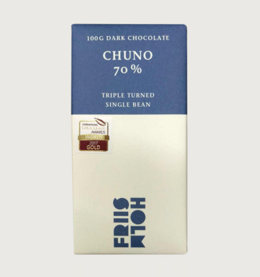 Friis Holm's Chuno, Nicaragua Triple Turned Dark 70%. The packaging is simple: White and Blue